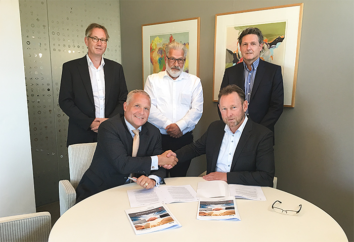 ondertekening contract Croonwolter&dros en Acto Informatisering